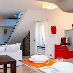 Terrazza Con Glicine By Interhome אלסיו