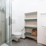 Terrazza Con Glicine By Interhome אלסיו