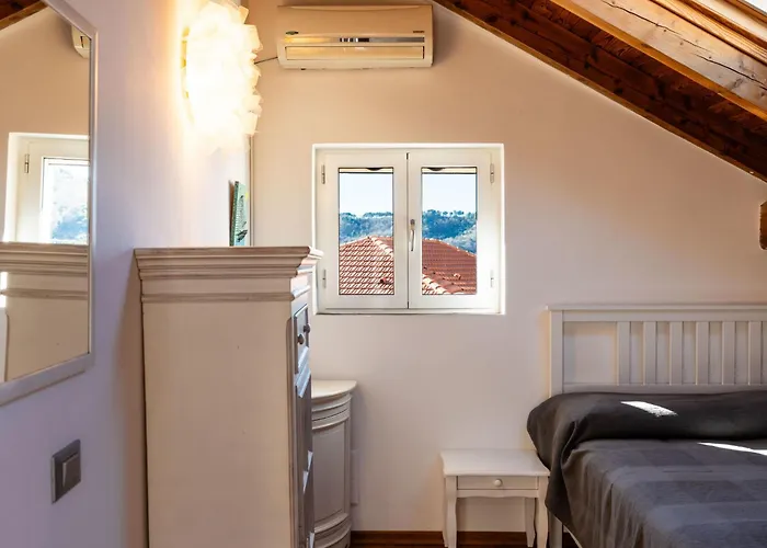 Terrazza Con Glicine By Interhome Nyaraló