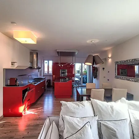 Terrazza Con Glicine By Interhome Tatil Evi Alassio