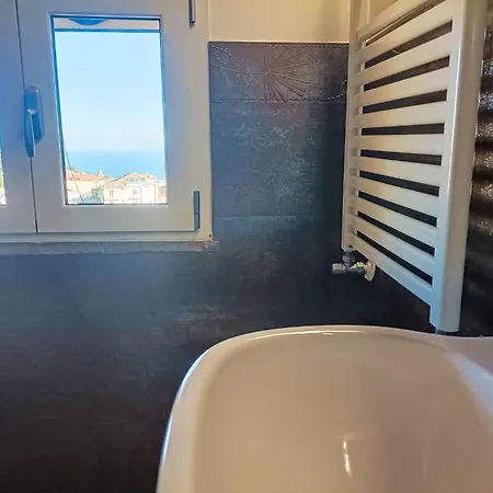 Terrazza Con Glicine By Interhome Tatil Evi