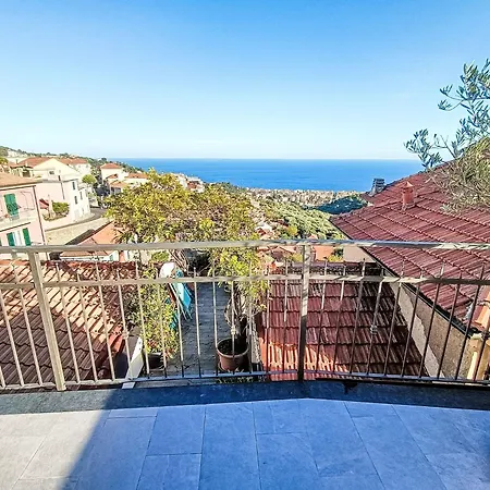 Tatil Evi Terrazza Con Glicine By Interhome