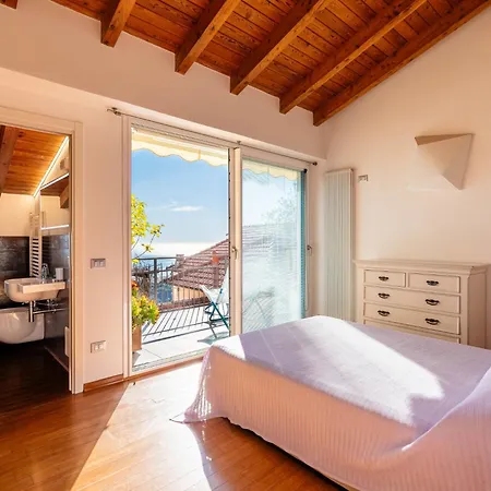 Terrazza Con Glicine By Interhome *
